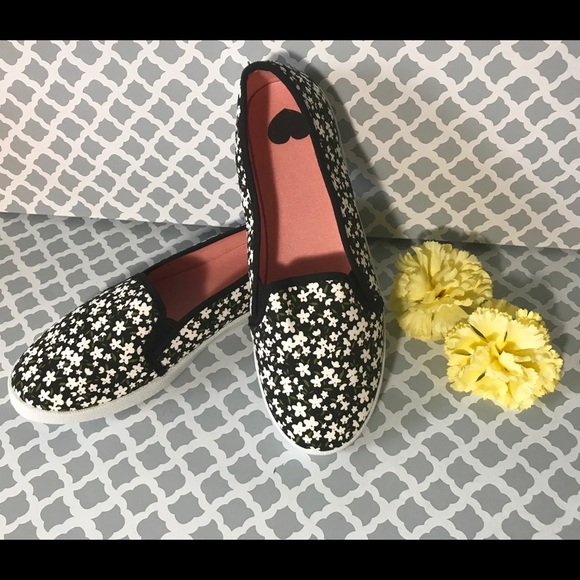 Floral flats - Picture 4 of 4